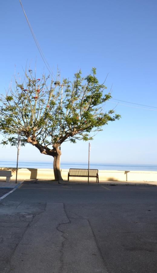 I Tesori Del Mare Panzió Letojanni Kültér fotó